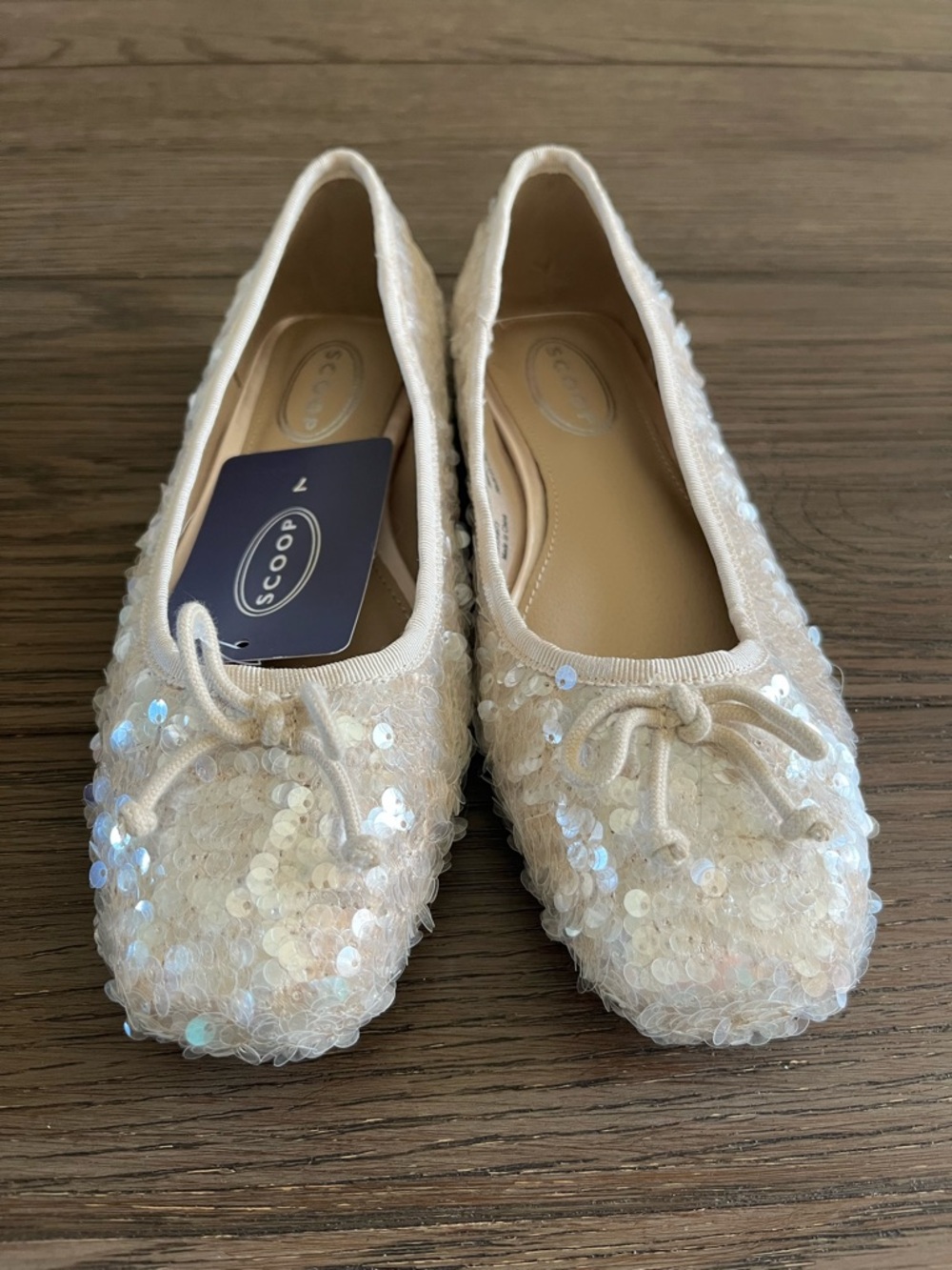 NWT! Women’s Champagne Sequined Slip on Flats Size 7